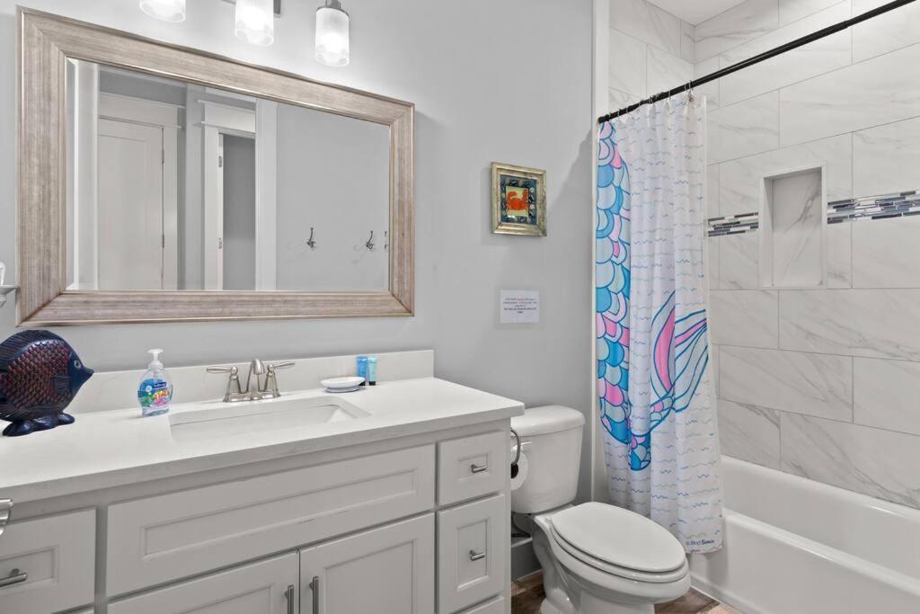 Holiday home Sandy Palms, Heated Pool & Seasonal Hot Tub, 3 Min Walk To The Beach, W Golf Cart & Beach Gear Panama City Beach
