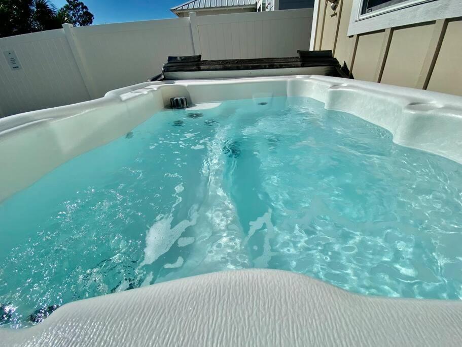 Sandy Palms, Heated Pool & Seasonal Hot Tub, 3 Min Walk To The Beach, W Golf Cart & Beach Gear * Panama City Beach