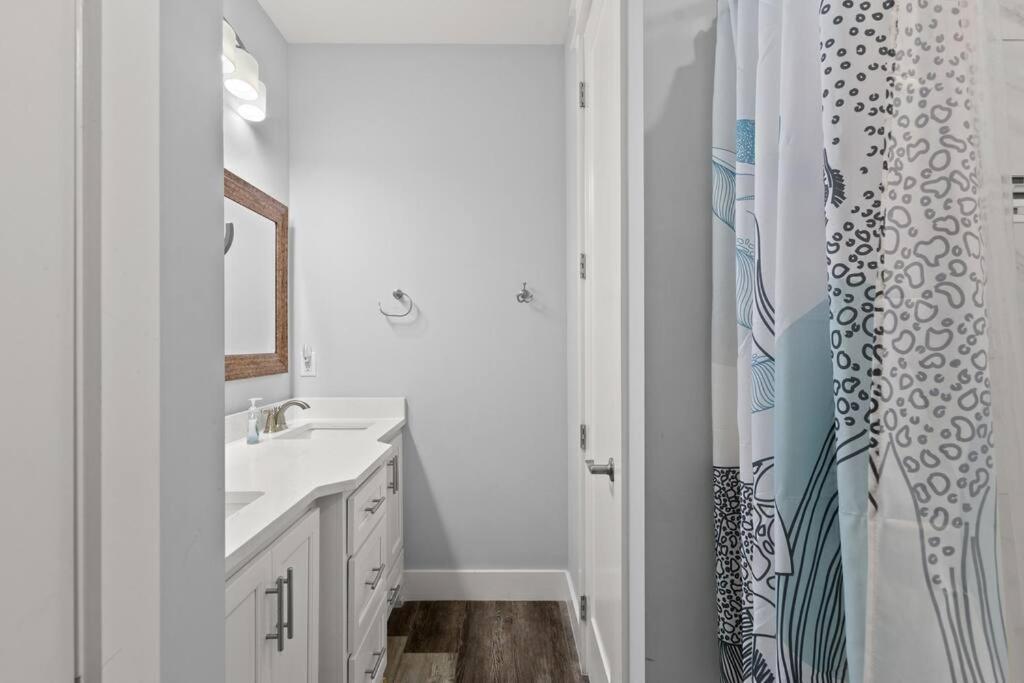Sandy Palms, Heated Pool & Seasonal Hot Tub, 3 Min Walk To The Beach, W Golf Cart & Beach Gear