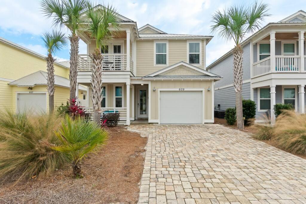 Holiday home Sandy Palms, Heated Pool & Seasonal Hot Tub, 3 Min Walk To The Beach, W Golf Cart & Beach Gear