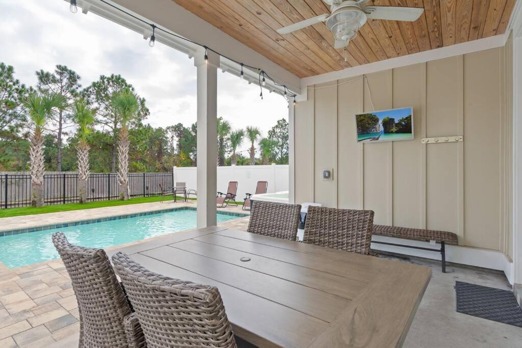 Holiday home Sandy Palms, Heated Pool & Seasonal Hot Tub, 3 Min Walk To The Beach, W Golf Cart & Beach Gear